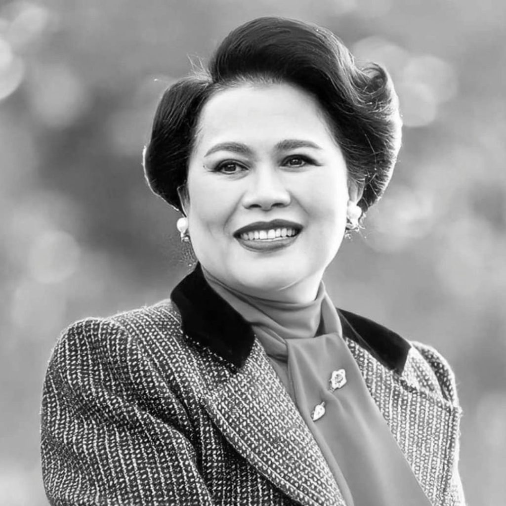 Queen Sirikit 4